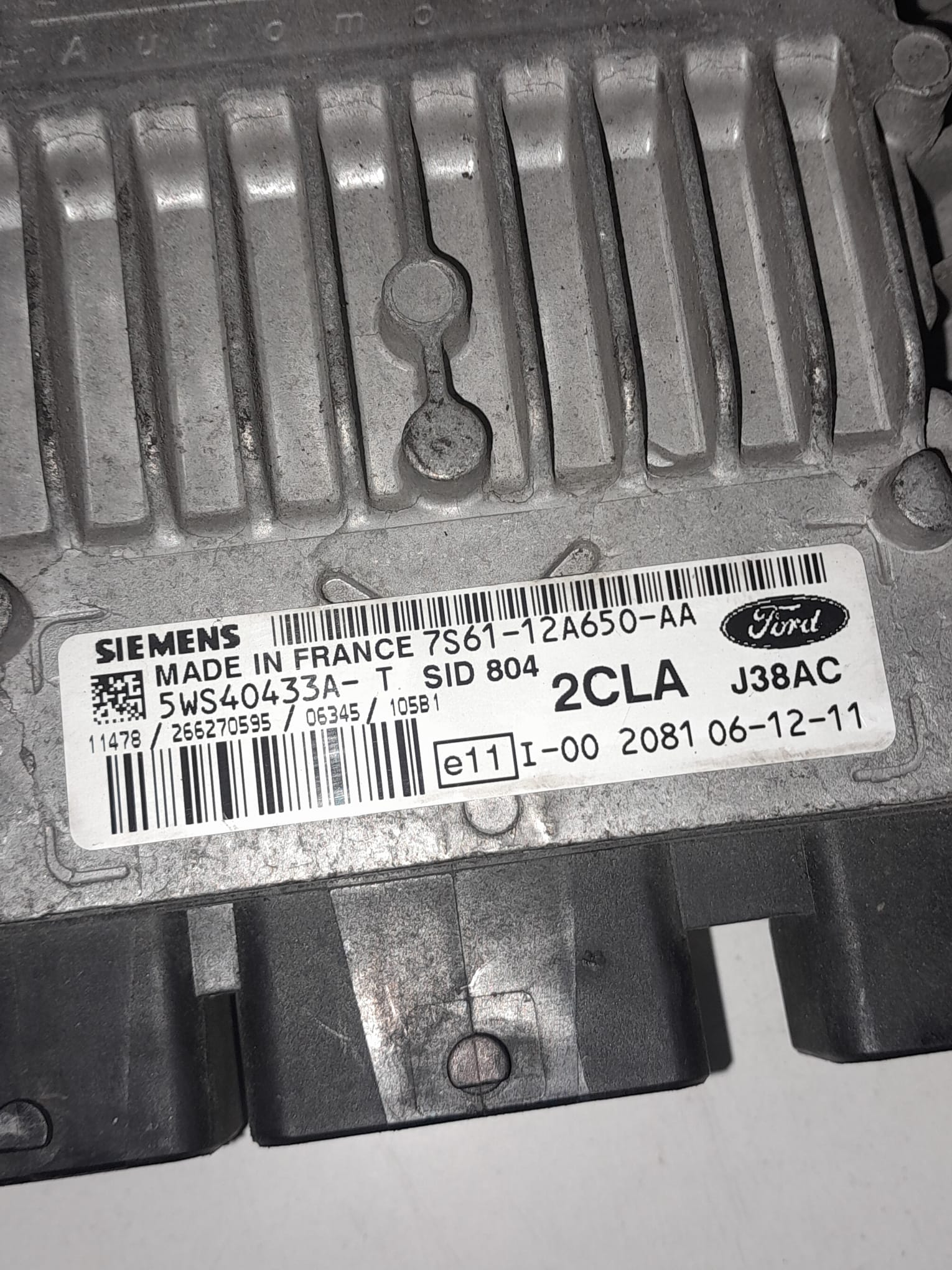 3150008 (5) Centralita motor UCE Ford Fiesta 5WS40433A-T SIEMENS